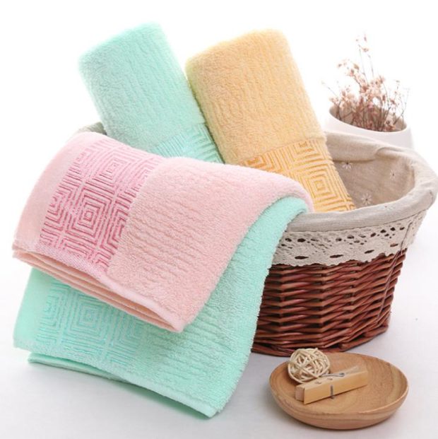 Plain color back word absorbent towel (1)
