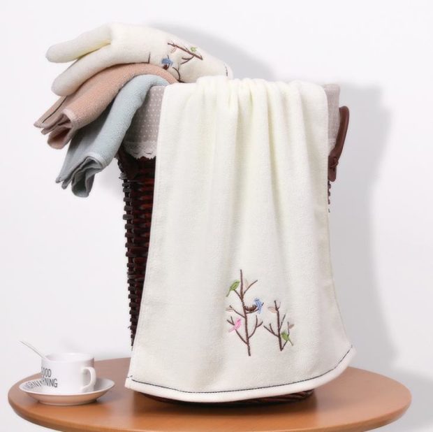 Three-color absorbent towel (1)